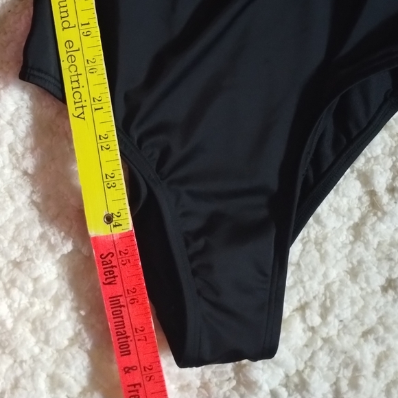 Womens size 6 swim suit for all - Picture 3 of 6